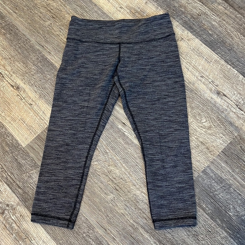 Lululemon Athletic Cropped Dray Black Gray Leggings Women Size 6